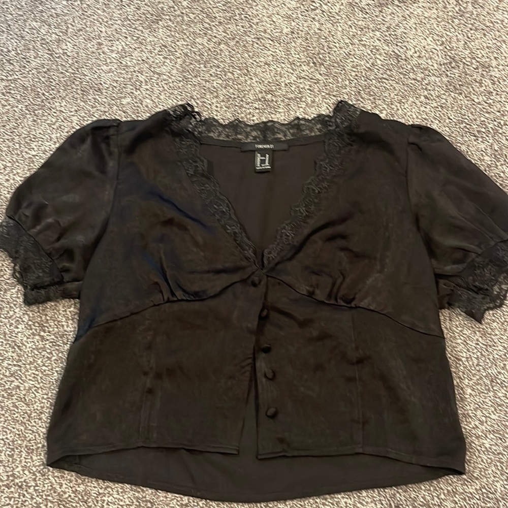 Black short sleeve shirt